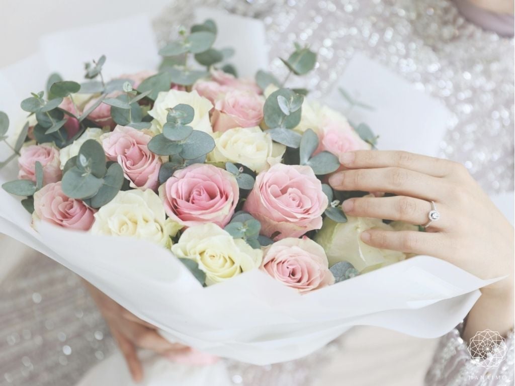 花束贈りのすべて。歴史、シーン別の選び方、相場、メッセージのコツまで解説します｜想い伝わる花ギフト通販｜Hanaimo（はないも）