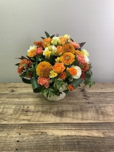 今回、知り合いのお店がリニューアルするということで、お店のイメージカラーの入ったアレンジメントをお願いしました。とても綺麗に仕上げていただいて、いつも安心して頼むことができます。