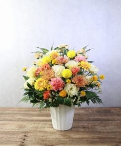 夏らしく、予想以上に華やかで、お届け先のお母さまにも元気になる、癒やされると大変喜んでいただけました。