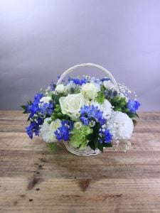 デザイン、お花の鮮度、質どれをとってもよかったです。 イメージ通りでした。大切な方へ贈るのにおすすめです。