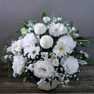 姉弟でメッセージを書き上げて、お花と一緒に贈るサービスを探していて、HANAIMOさんにお願いしました。