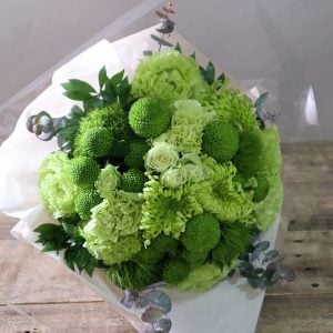 成人の日のお祝いにサプライズで花束を