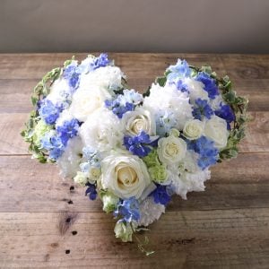 気持ちをカタチにするのは難しいですが、今回のお花を拝見して、機会があればぜひまたお願いしたいと思いました。