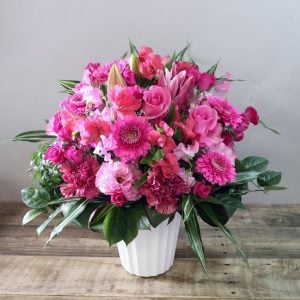 ピンクの花が好きな両親も立派なお花が届いて喜んでいました。