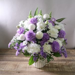 一周忌の時にも注文しましたが、とてもセンスが良くてお花のチョイスもすてきでびっくりするくらいのレベルでした。