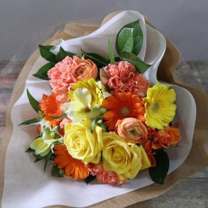 明るくて元気いっぱいの母なので、黄色の明るいお花を選びました。