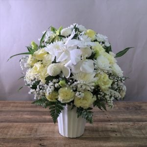 お願いした通りの穏やかなトーンのクリームが入っていて大変上品なアレンジでした。大満足です。