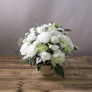 お送りいただいた写真の画像も素敵でしたので、先方に素敵なお花が届けられた事に安心致しました。