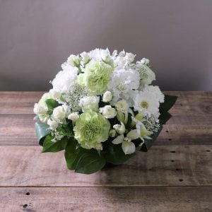 可憐でセンスの良い花束を贈ることができ、とても嬉しいです。