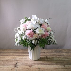 とてもやわらかい感じの素敵なお花で、ご家族の方も喜んで下さいました。