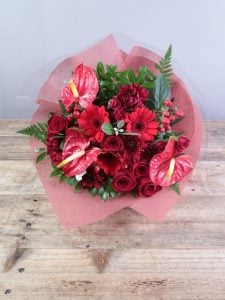 写真より実物の方がゴージャスとの事でした。メッセージカードもつけてくださり、ありがとうございました！