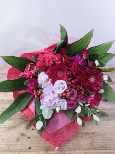 明るく元気にいてほしいという気持ち、お誕生日お祝いの気持ちを花が表してくれたようです。