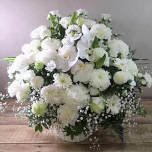 配送されたお花の画像を送っていただいたので、会社の上司にも共有しました。