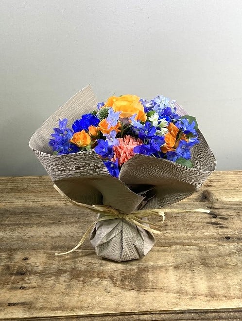 出産祝いの花 　青い花のブーケ