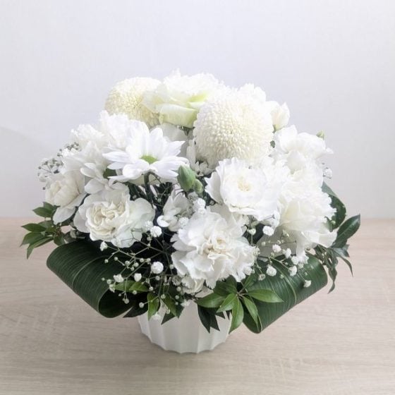 【一周忌に】清々しさと気品に満ちあふれています。