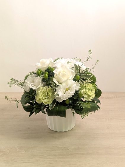 【漫画家さんへ贈る花】サイン会開催のお祝いとして