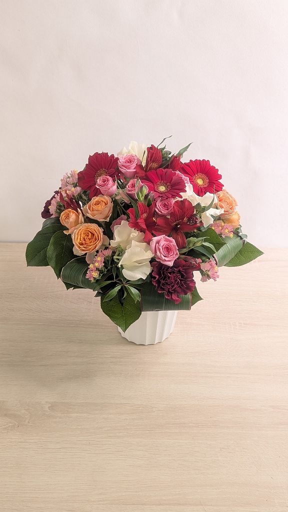 色とりどりの花束　【還暦祝いの花】理想通りの出来栄えで感動しました