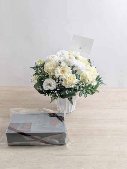 【三回忌のお花】出来上がりの写真を送っていただけて安心できます。