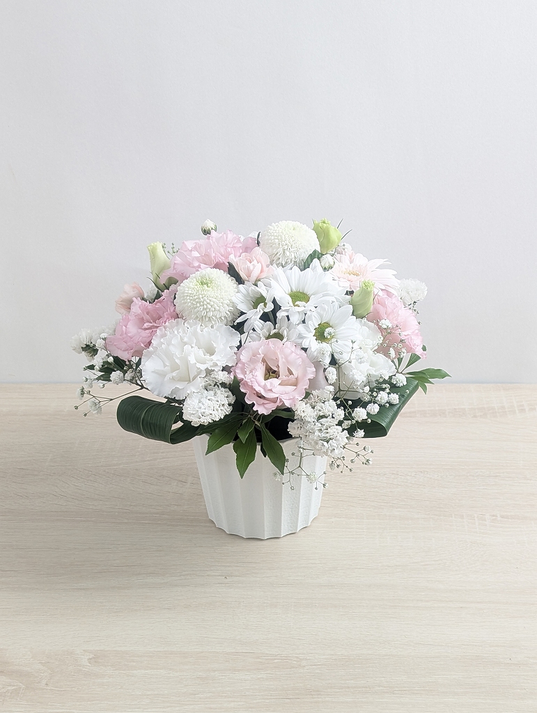 品のある落ち着いたピンクで、お供えのお花としてとても良かったです。