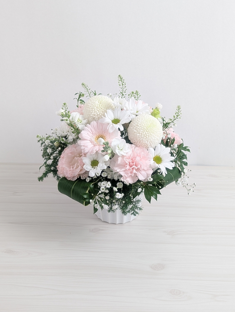 ピンクと白の花束　【母の命日 15回忌のお供え花】アフターに送っていただく写真も素敵で嬉しい
