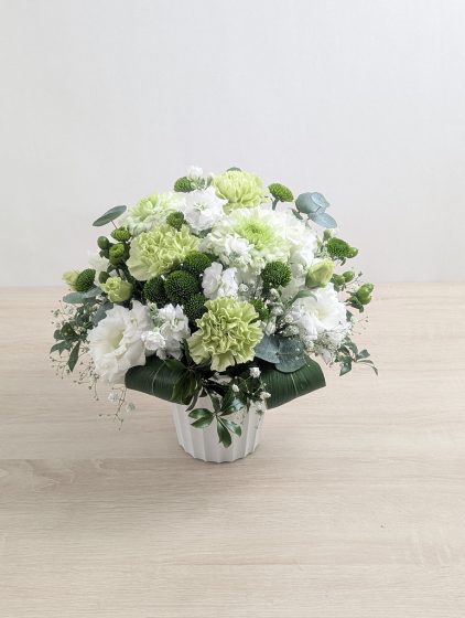 【喪中お見舞いの花】優しくしっとりと落ち着いた感じに